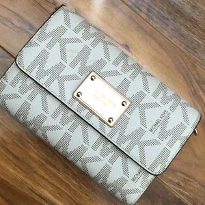 Michael Kors Wallet on chain